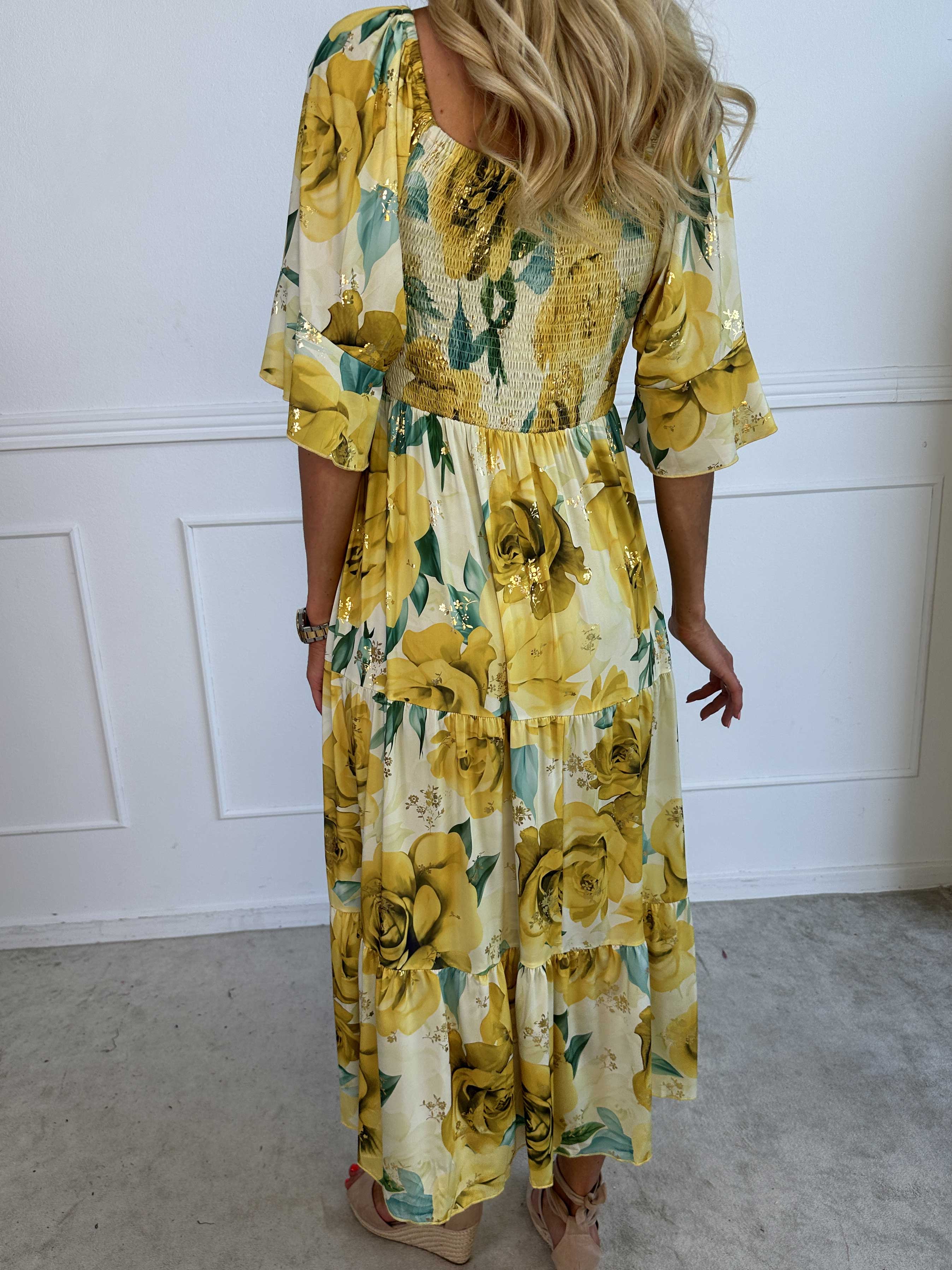 Elna Flower - Blomstret elastisk kjole med smock over brystet